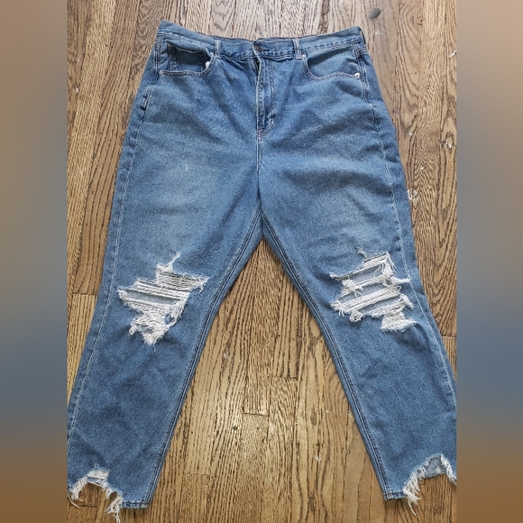 American Eagle Outfitters Denim - American Eagle high-waisted mom jeans womens size 16